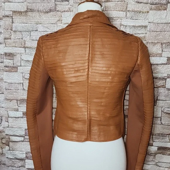 Marciano Los Angeles Asymmetrical jacket with a one-button closure. - Picture 3 of 16